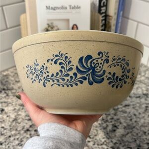 Pyrex HOMESTEAD Tan & Blue Cinderella Mixing / Nesting Bowl 443 - 2.5Qt